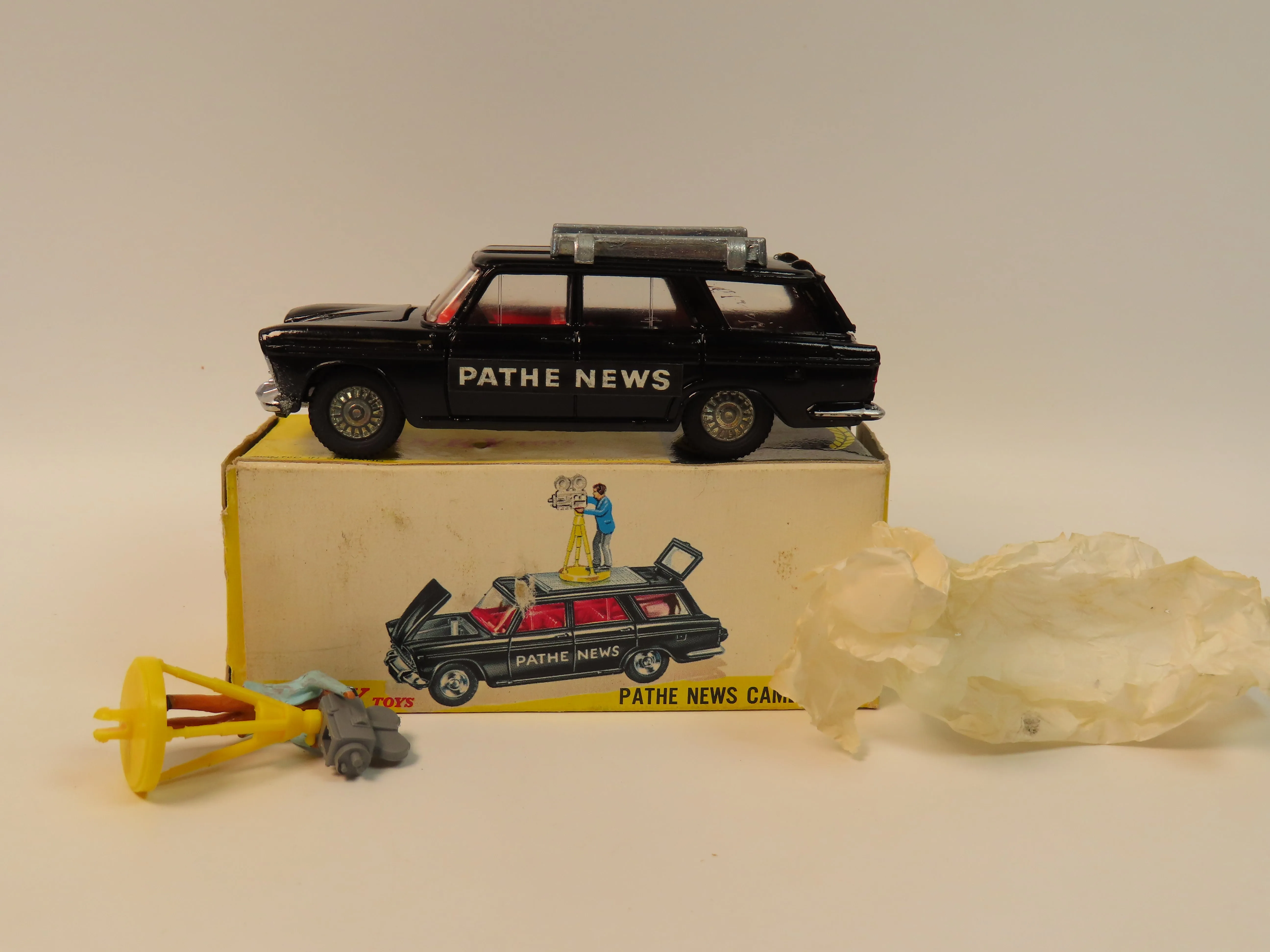 Dinky 281 Pathe News Camera Car, 99.9% Mint/Boxed! Super and rare model !