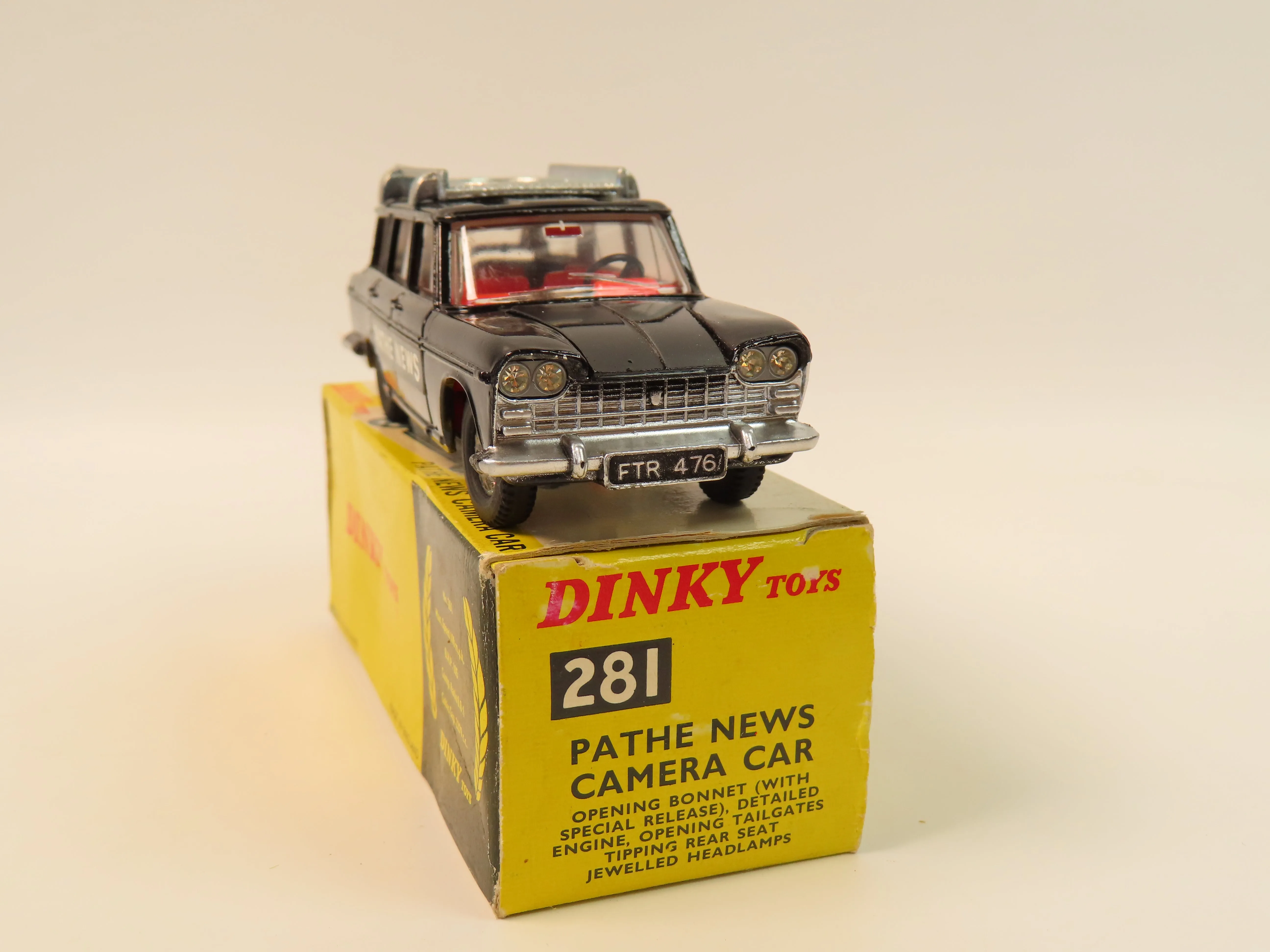 Dinky 281 Pathe News Camera Car, 99.9% Mint/Boxed! Super and rare model !
