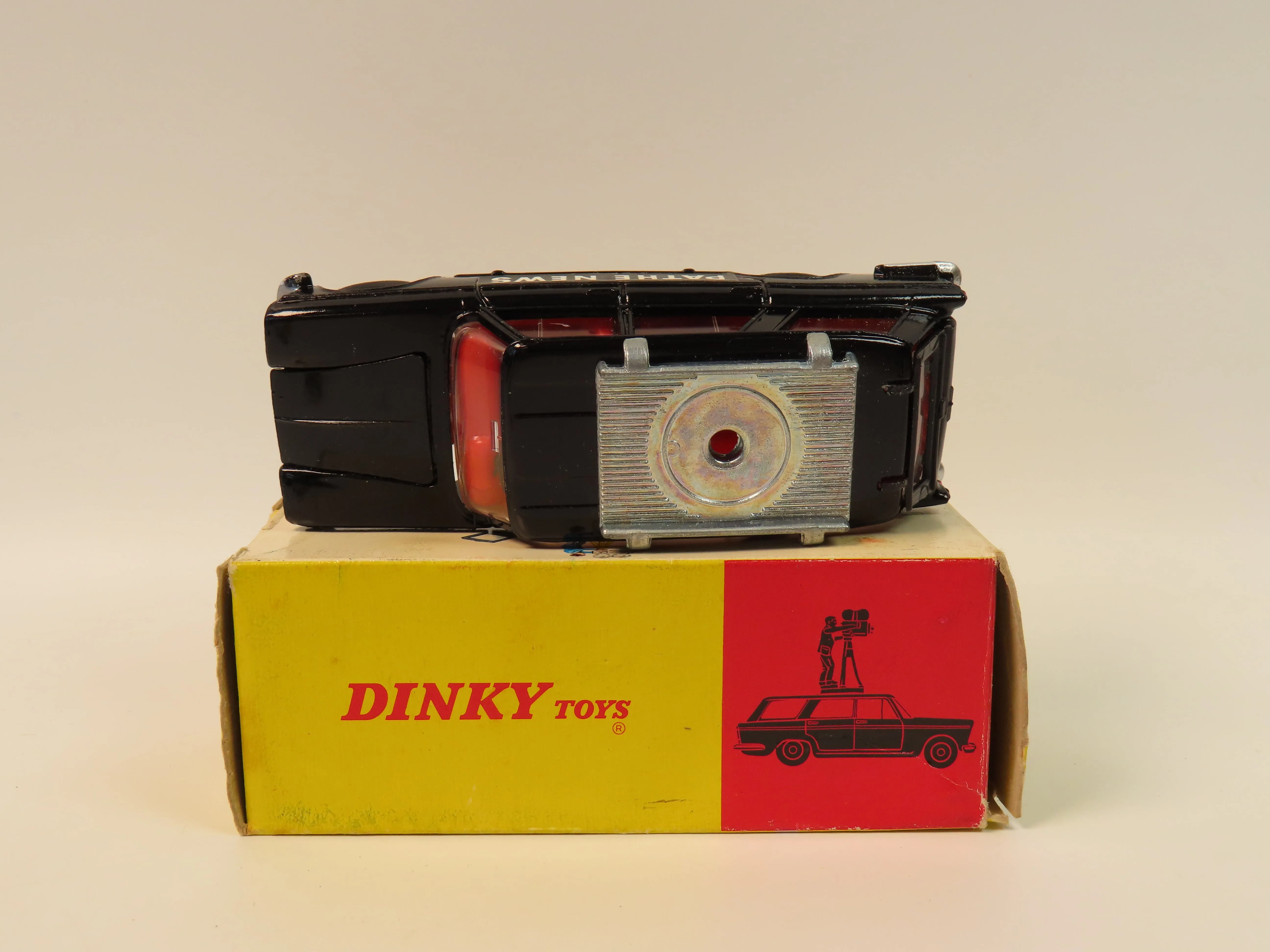Dinky 281 Pathe News Camera Car, 99.9% Mint/Boxed! Super and rare model !