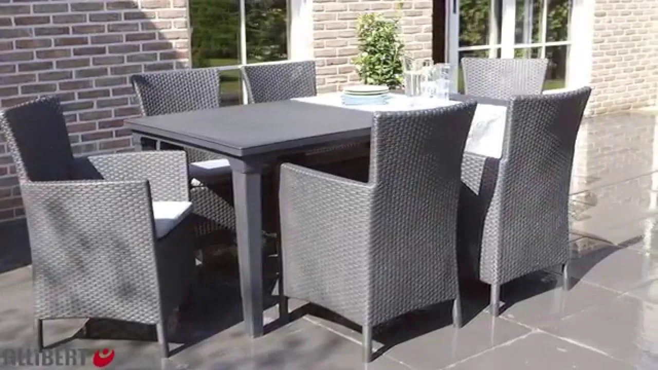 Futura Table   4 Iowa  Chairs