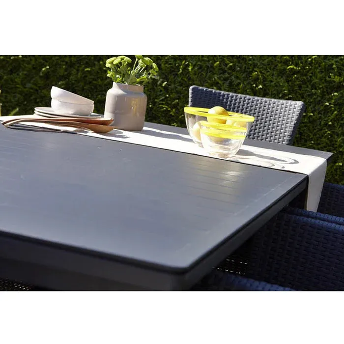Futura Table   4 Iowa  Chairs