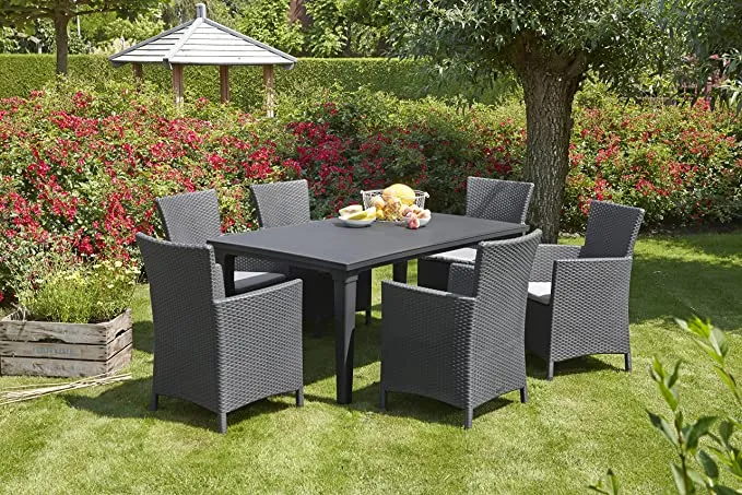 Futura Table   4 Iowa  Chairs