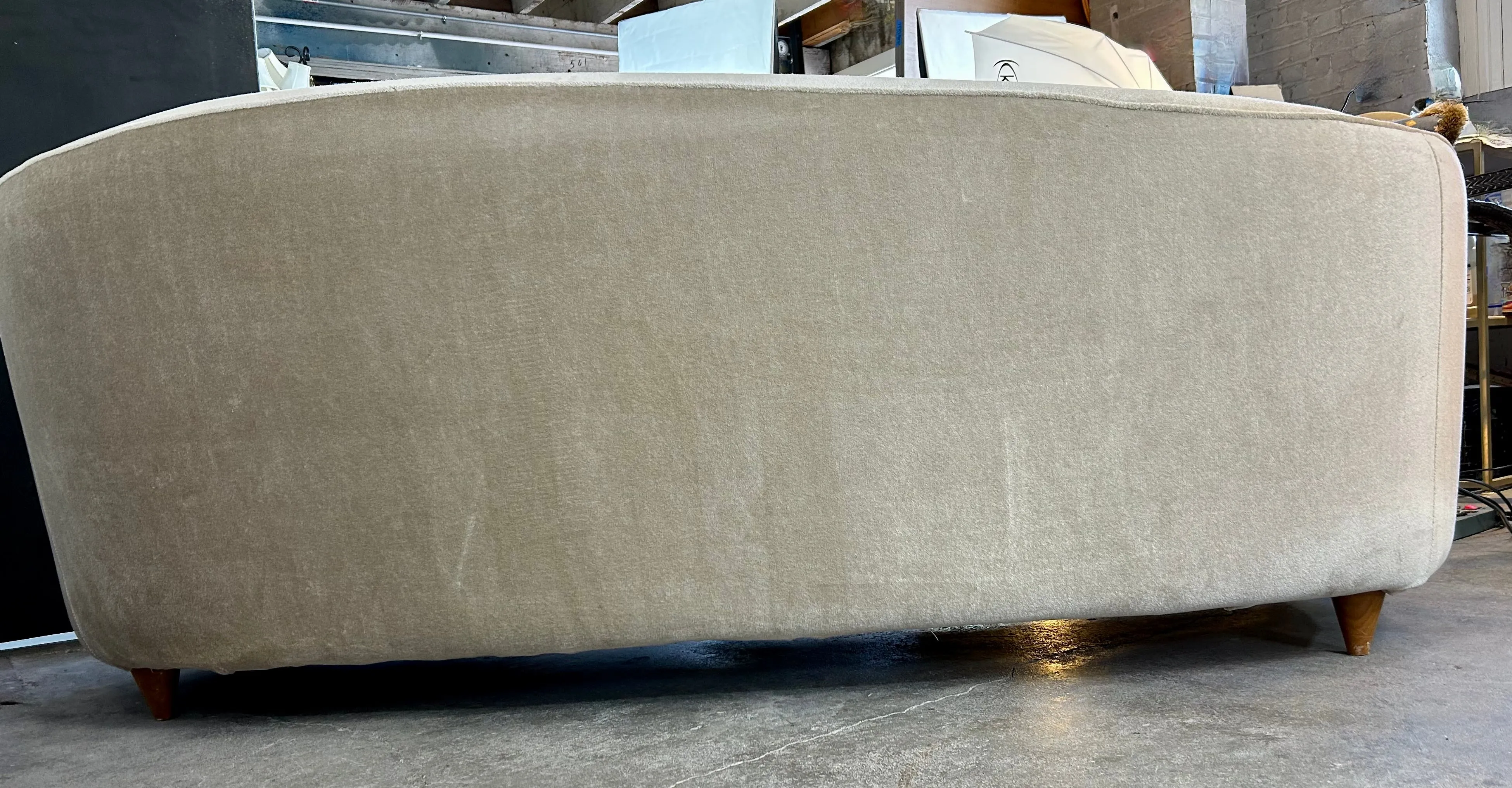 Mariaui Custom Beige Mohair Curved Sofa