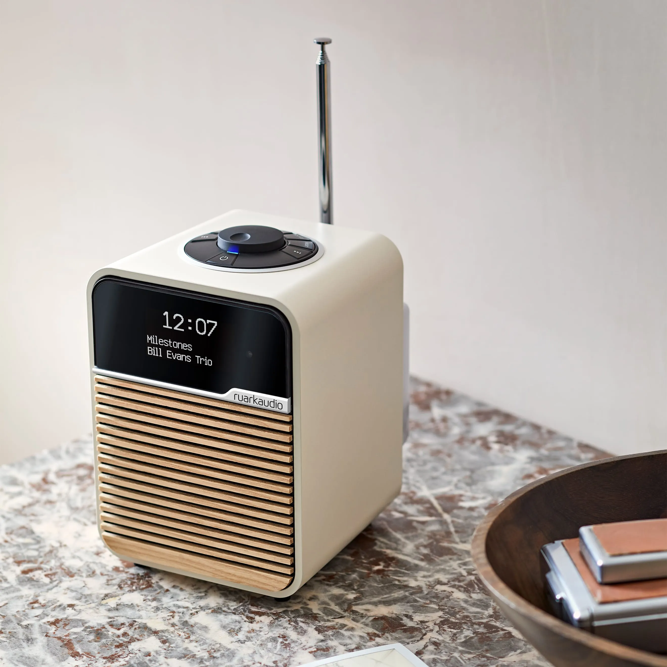 R1 Mk4 Bluetooth Radio