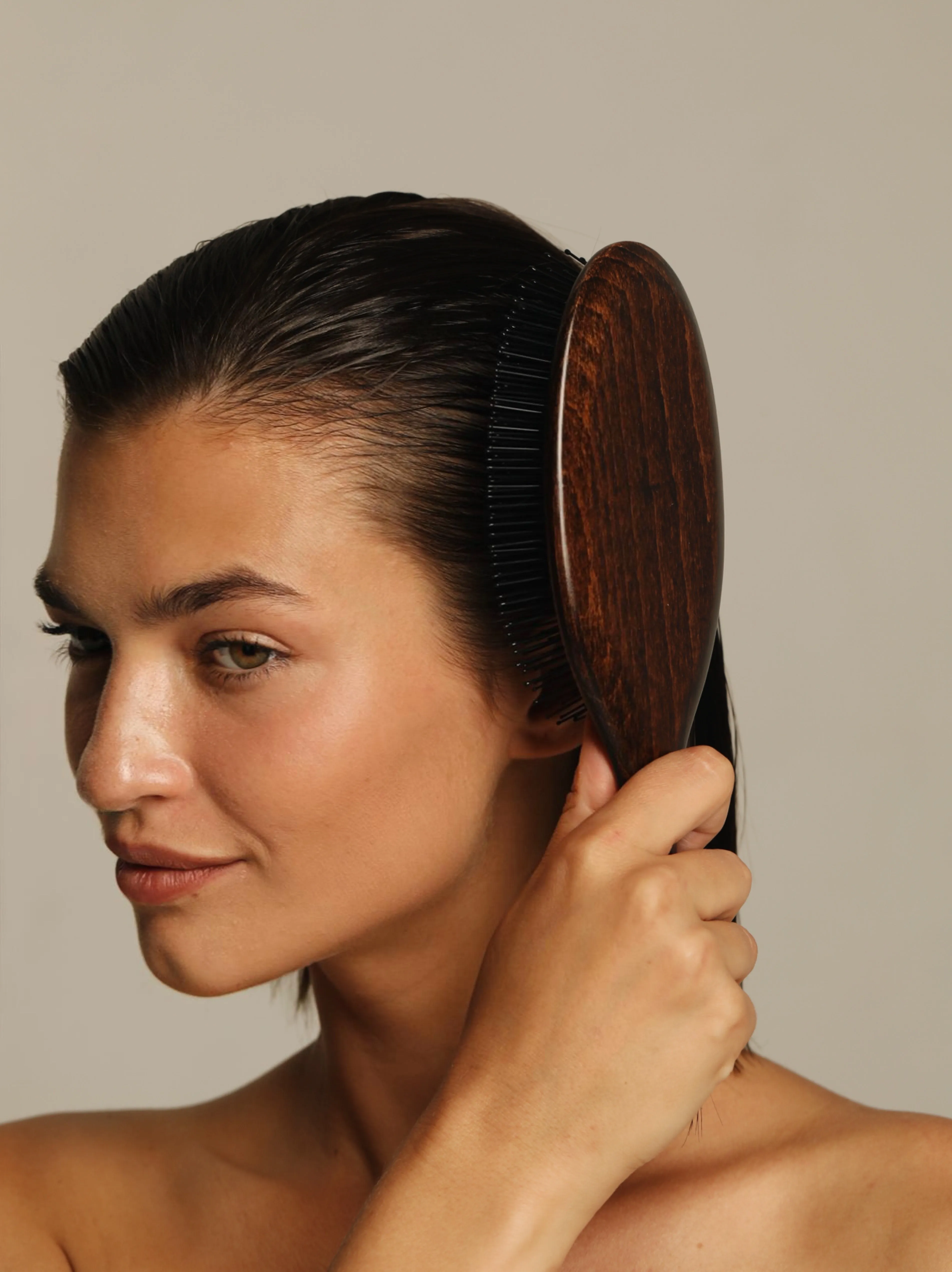 THE MERMAID BRUSH - WET DETANGLING BRUSH