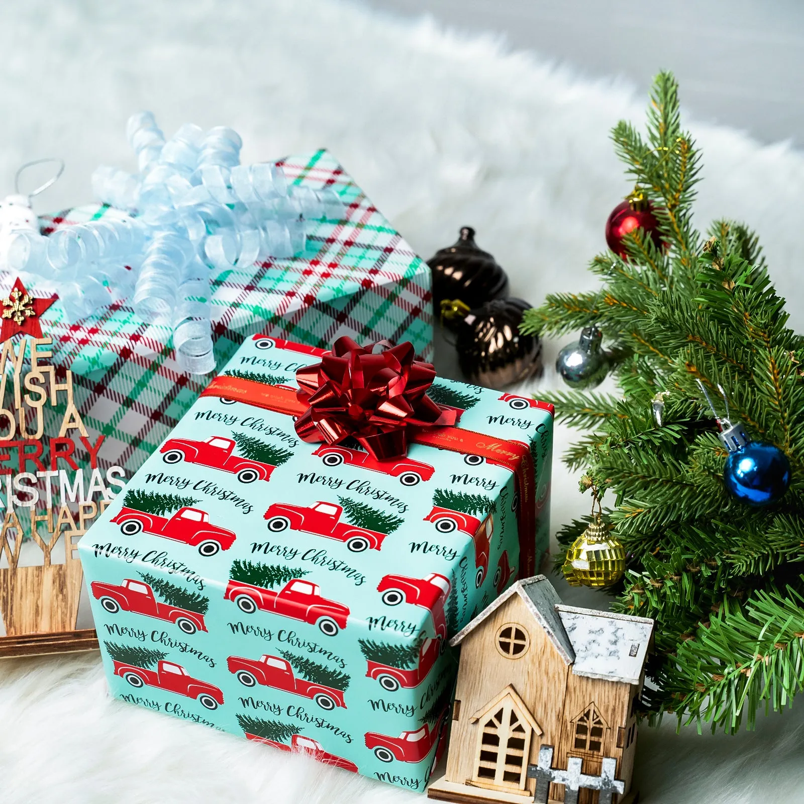Tree Farm Car Christmas Wrapping Paper Roll with Red ＆ Green Buffalo Grid on Reverse